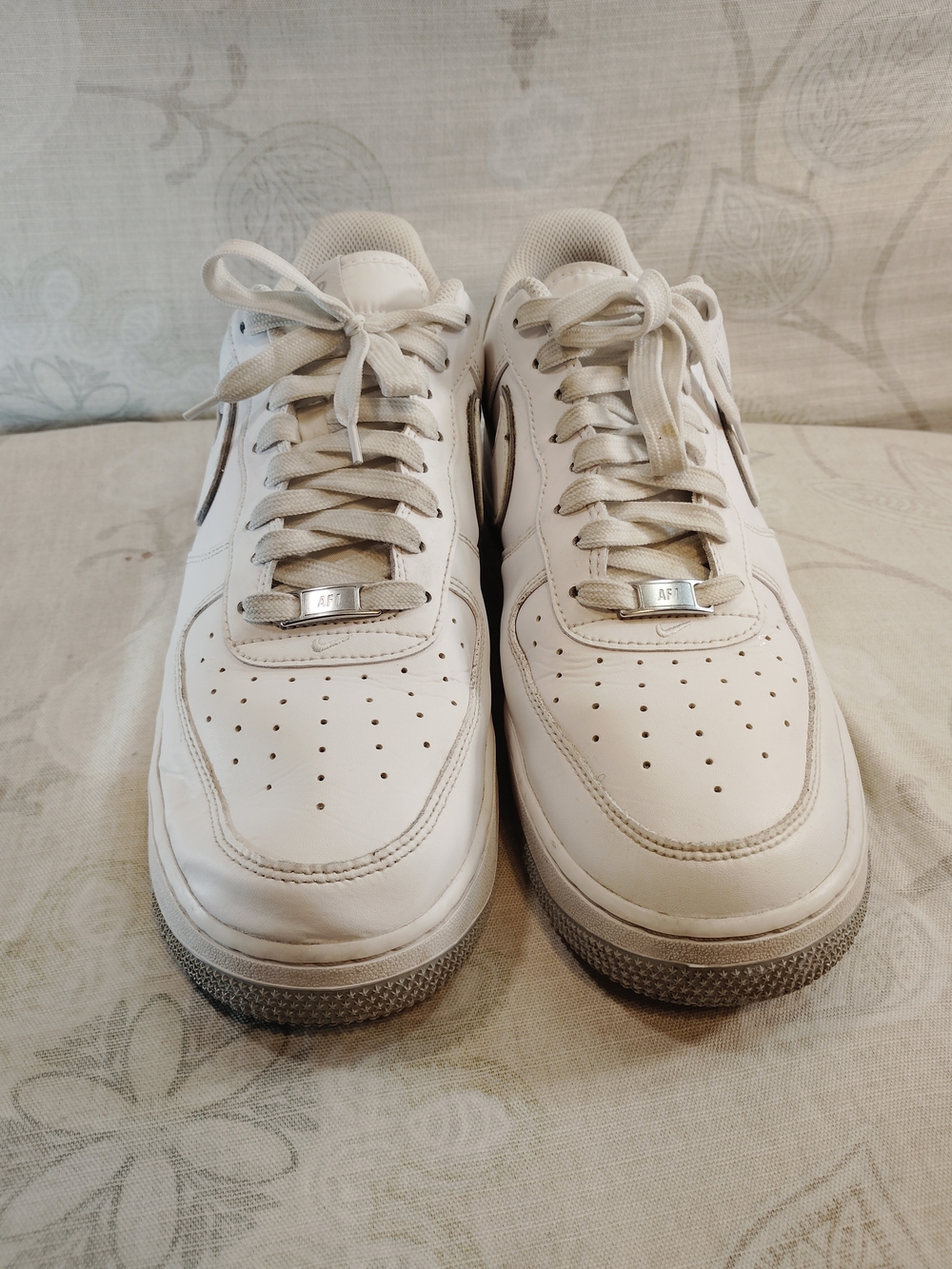Nike Men’s Air Force 1 White Sneakers (DOV788-100)